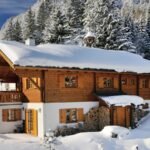 Chalet ou maison traditionnelle : quel habitat choisir pour concilier confort, budget et esprit bric...