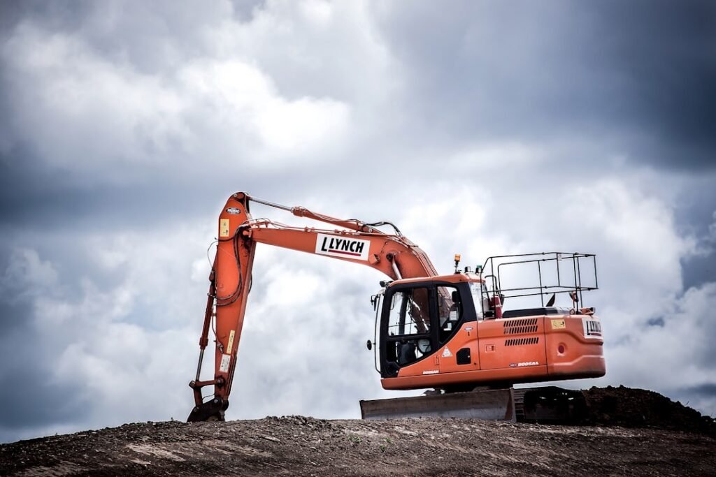 découvrez notre gamme complète d'équipements de construction robustes et performants, conçus pour répondre aux besoins des professionnels du btp.