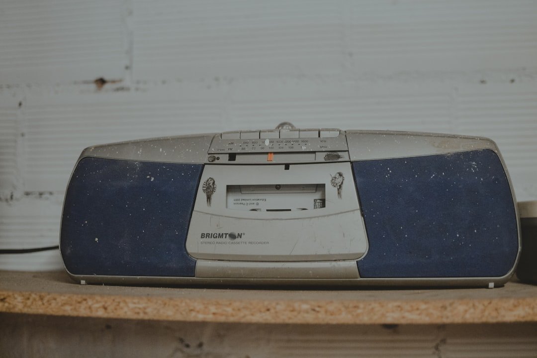 installation de plinthes professionnelle pour un fini parfait et une protection optimale de vos murs. services rapides et adaptés à tous les styles d’intérieur.