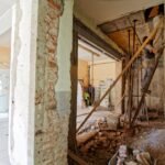 découvrez nos services de rénovation intérieure et extérieure pour transformer votre maison en un espace moderne, confortable et à votre image.