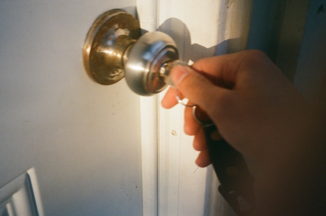 remplacement de cylindre de serrure rapide et sécurisé pour assurer la protection de votre domicile ou de votre véhicule. service professionnel et fiable.