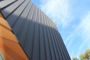 découvrez les avantages d'une toiture en métal : durabilité, résistance aux intempéries et esthétique moderne pour protéger efficacement votre habitation.