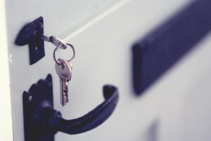 service rapide et fiable de déverrouillage de portes pour tous types de serrures, disponible 24h/24 et 7j/7.