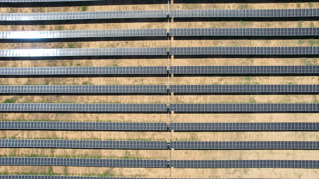 réparation de rideaux métalliques rapide et professionnelle pour assurer la sécurité et le bon fonctionnement de vos installations commerciales et industrielles.