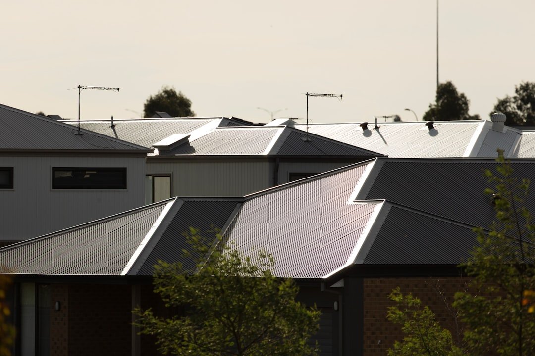 découvrez notre membrane d'étanchéité pour toiture, conçue pour protéger durablement votre bâtiment contre les infiltrations d'eau et les intempéries.