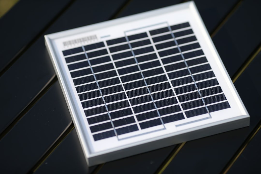 découvrez notre kit solaire complet, facile à installer, pour produire votre propre énergie propre et renouvelable à domicile.