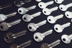 découvrez comment gérer et résoudre les problèmes de duplication de clés pour assurer la sécurité et l'efficacité de vos systèmes.