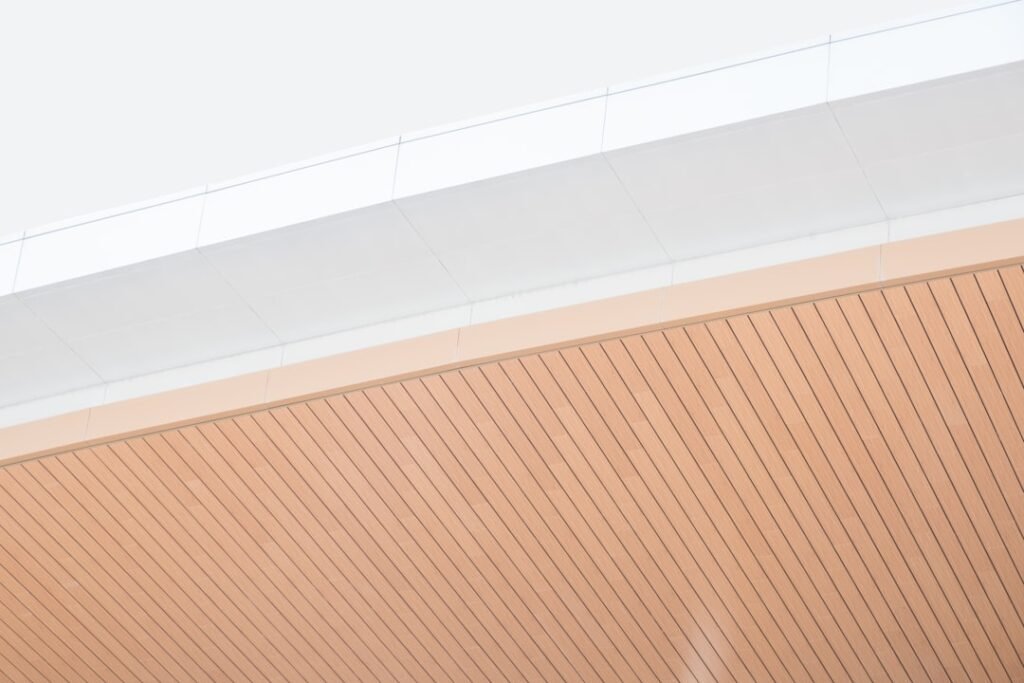 découvrez notre plafond autoportant, une solution innovante alliant design moderne et installation simplifiée pour un intérieur élégant et fonctionnel.