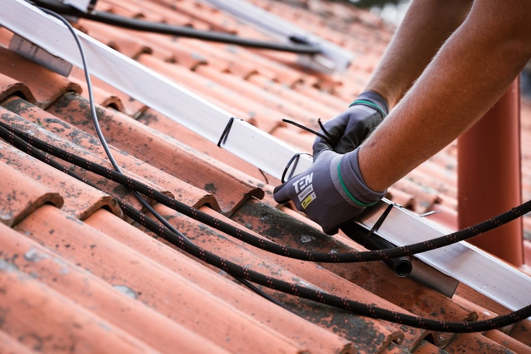 schéma d'installation de panneaux solaires : guide étape par étape pour connecter et configurer votre système solaire.