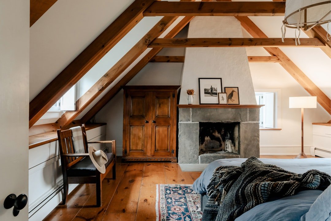 isolation des combles : améliorez le confort thermique de votre maison et réduisez vos factures d'énergie grâce à une isolation performante et durable.