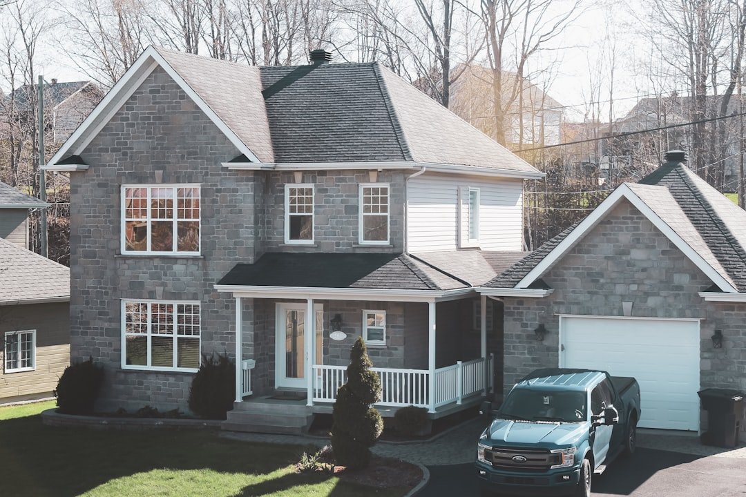 constructeur de maisons spécialisé dans la création de résidences personnalisées, alliant qualité, expertise et design pour réaliser la maison de vos rêves.