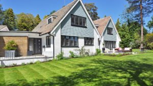 Nos conseils pour construire une maison en Bretagne avec un petit budget
