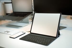 découvrez notre guide complet sur l'aménagement de studio pour optimiser chaque mètre carré et créer un espace de vie fonctionnel et esthétique.