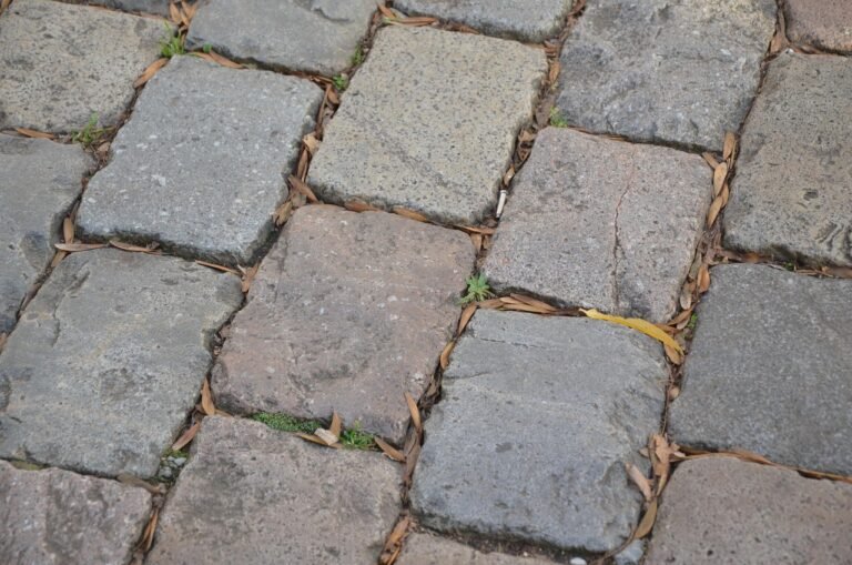 Adapter une baguette finition carrelage sur carrelage ancien : astuces pro