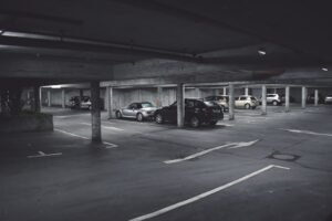 découvrez nos solutions de stationnement à domicile sécurisées et pratiques pour protéger votre véhicule et optimiser votre espace chez vous.
