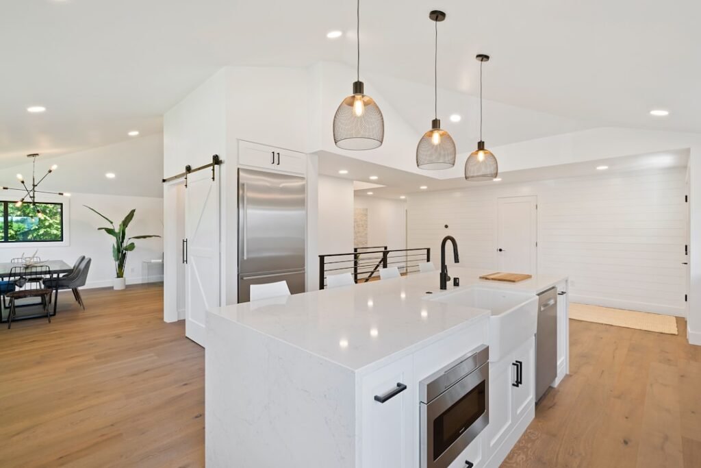 découvrez nos services de rénovation pour transformer et moderniser votre intérieur avec qualité et savoir-faire.